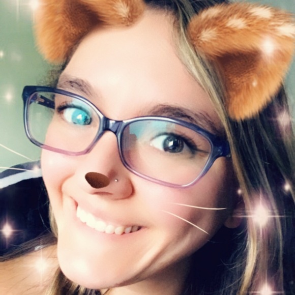 💜 About Me 💜 - Picture 4 of 5